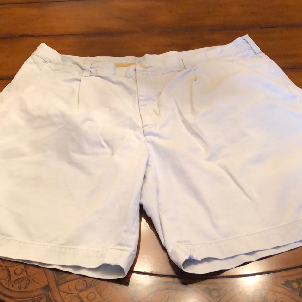 Men’s nautica shorts khaki size 42- classic fit
